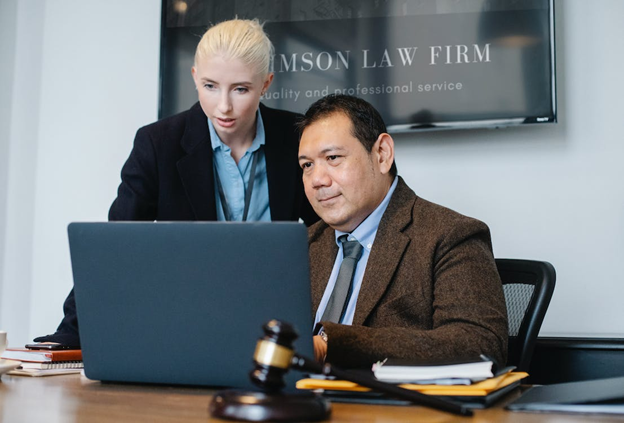 Verify a Lawyer's Credentials Before Hiring
